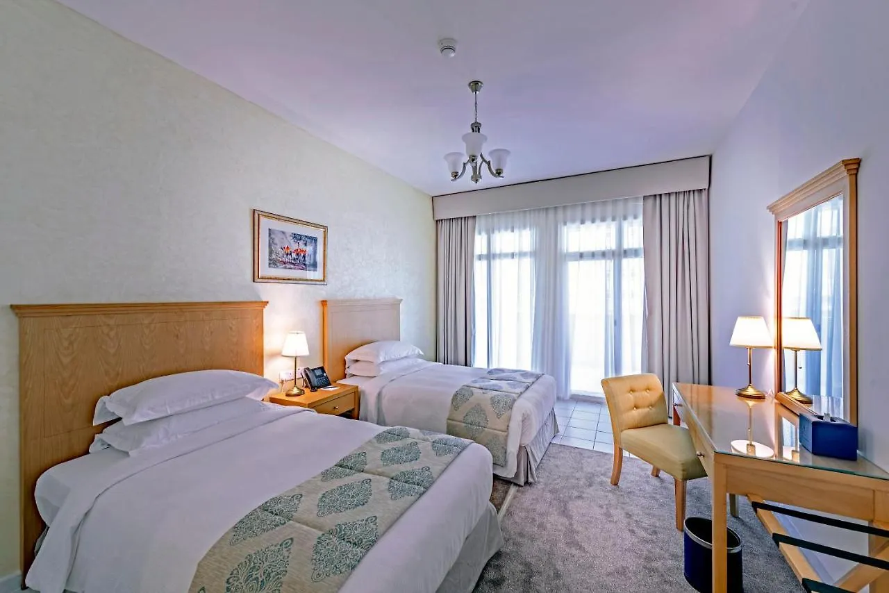 Swissotel Al Murooj Dubai 5*,