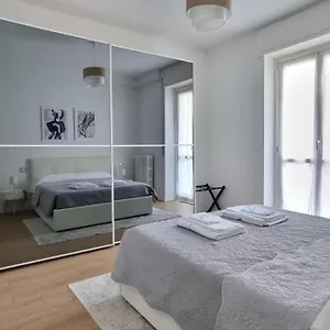  Apartment Prampolini 12 - Affittica Italy