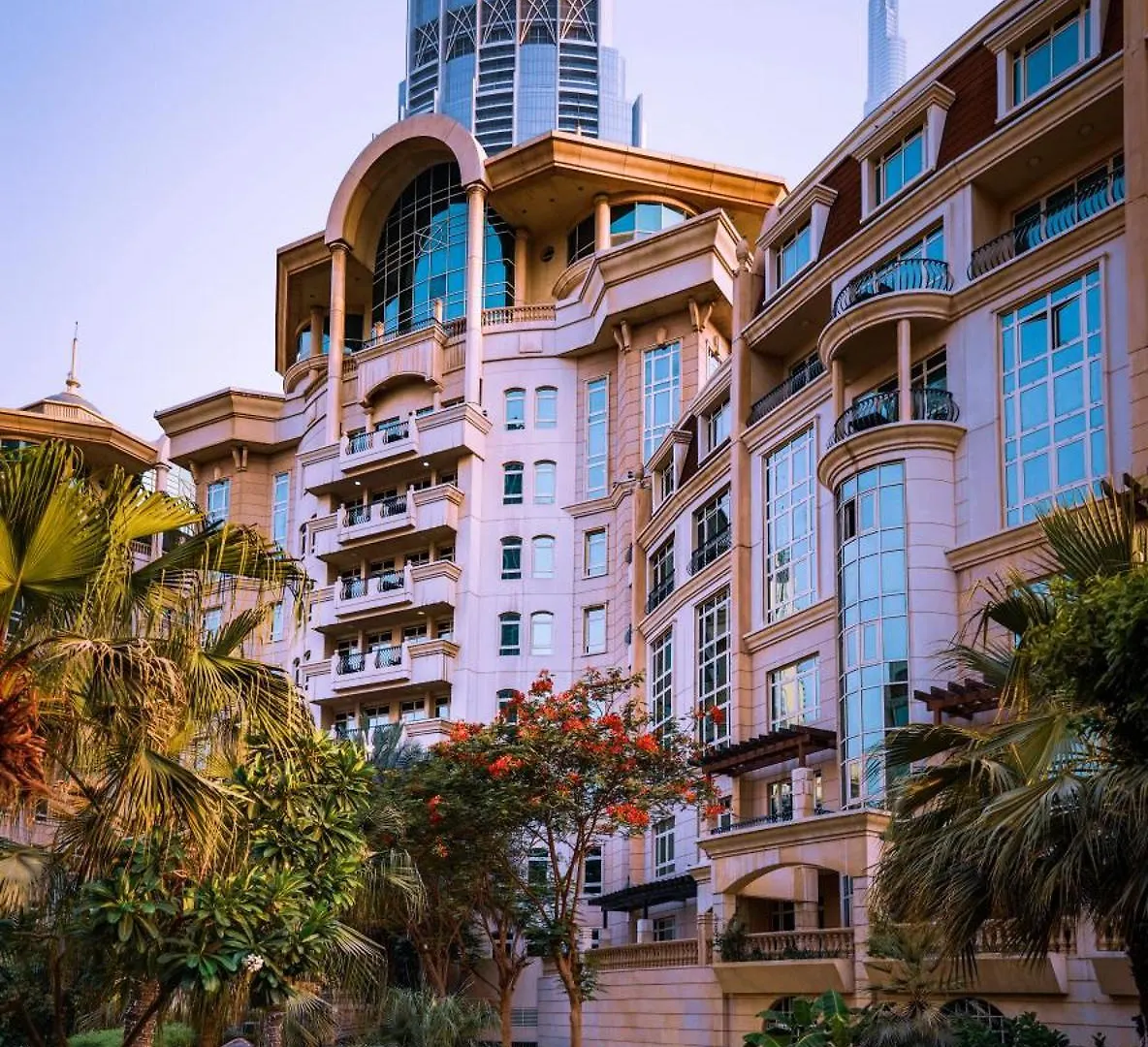 Swissotel Al Murooj Dubai 5*,