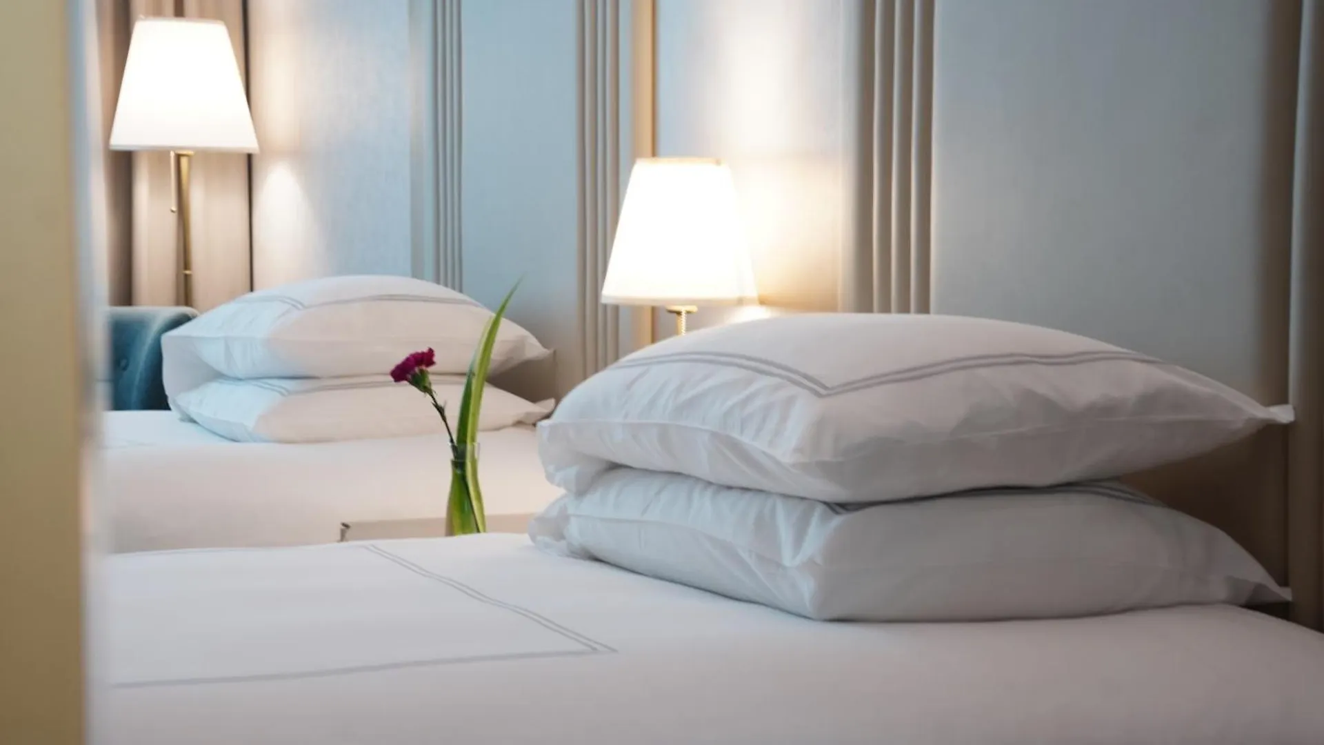 Swissotel Al Murooj Dubai Hotel