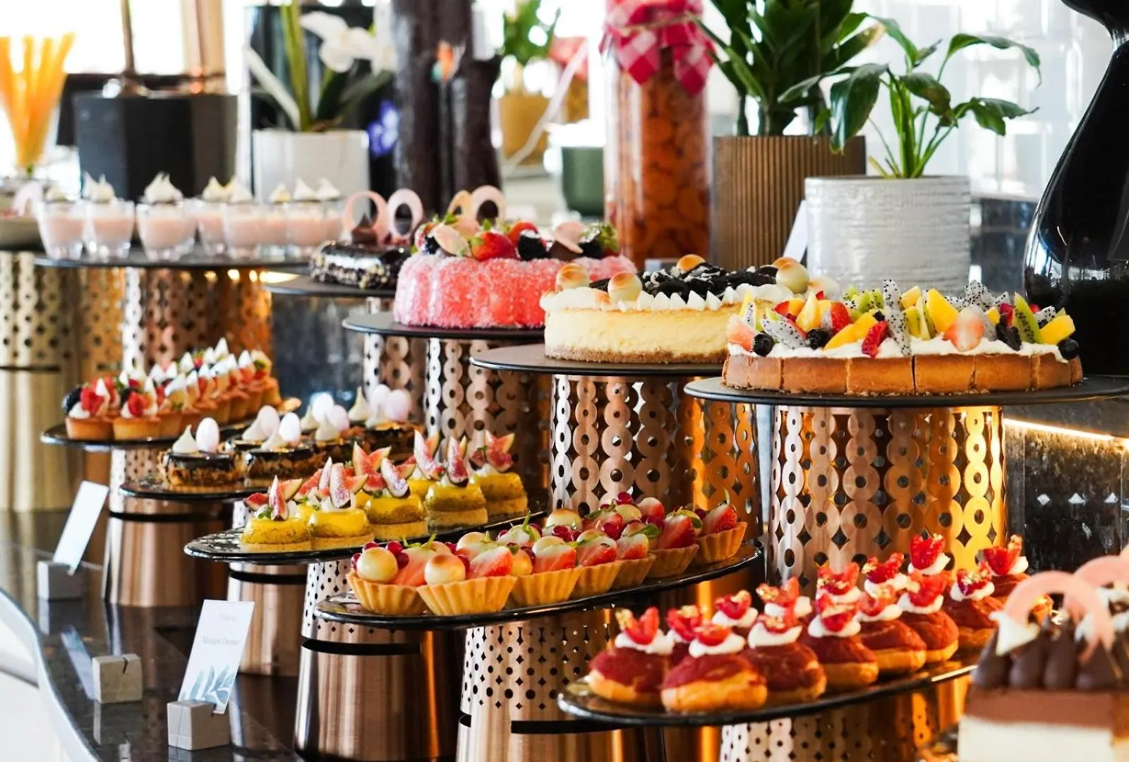 Swissotel Al Murooj Dubai Hotel