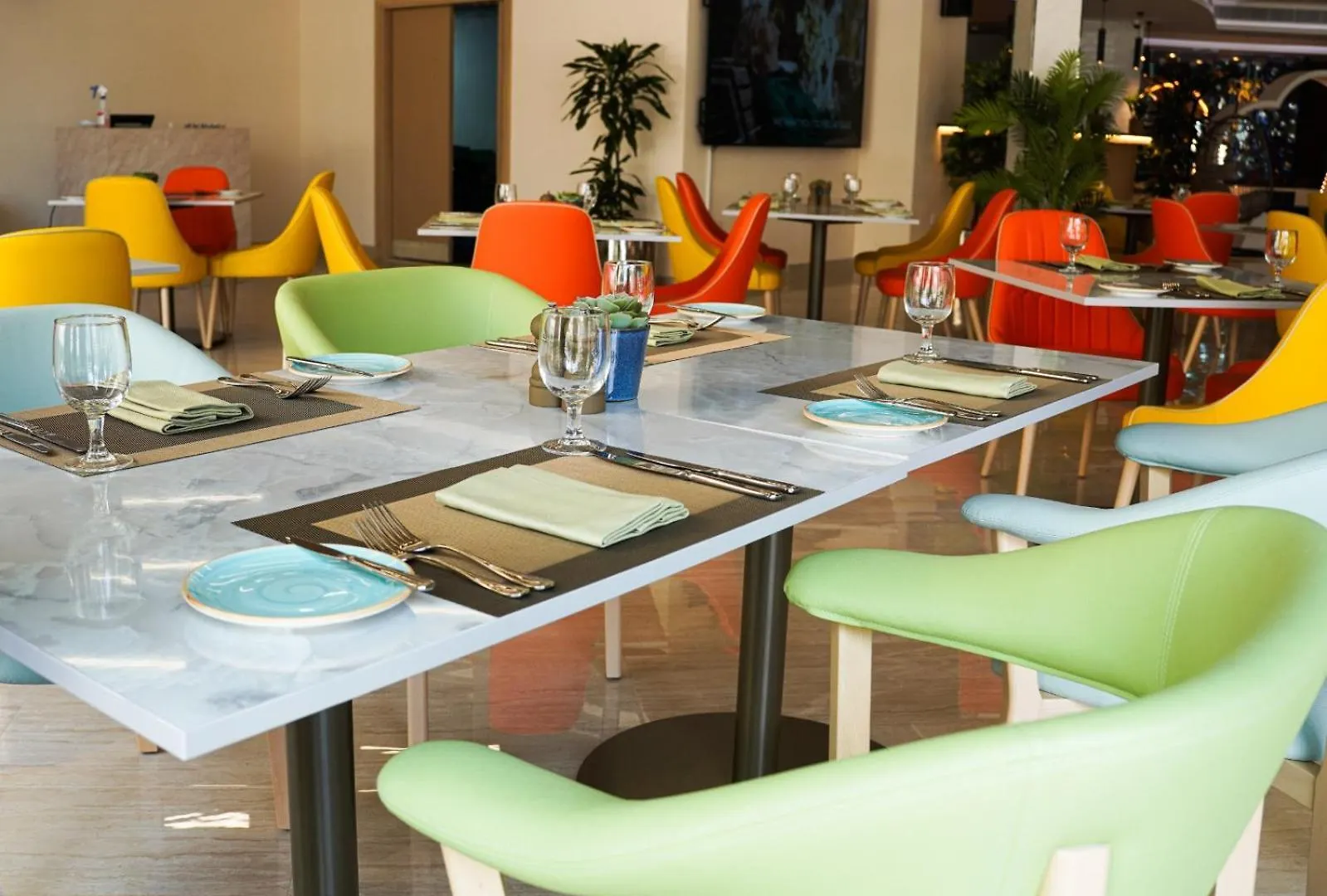 Swissotel Al Murooj Dubai 5*,  United Arab Emirates